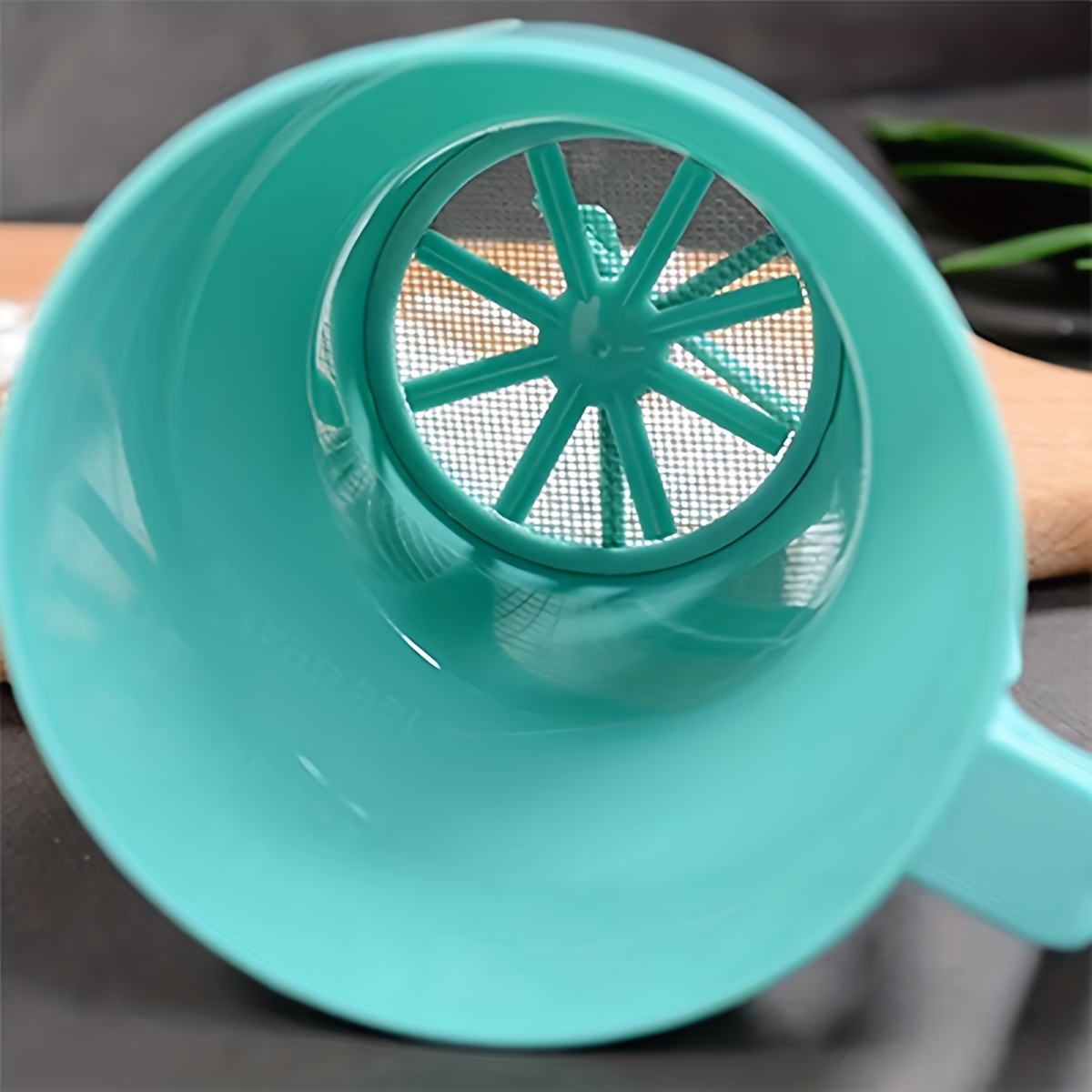 Baking Powder Kitchen - 1 szt. - Plastikowy ręczny posypacz
